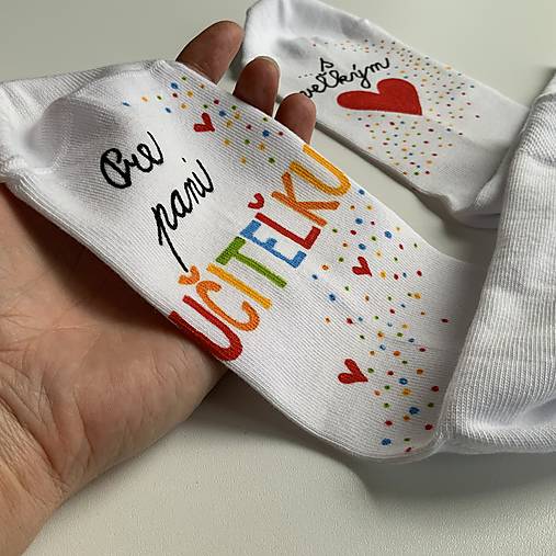 Maľované ponožky pre PANI UČITEĽKU s veľkým ❤️ (S veľkým srdcom (BIELE pestrofarebne))
