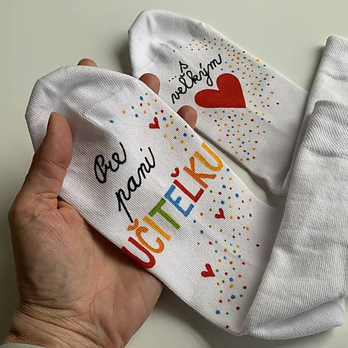 Maľované ponožky pre PANI UČITEĽKU s veľkým ❤️ (S veľkým srdcom (BIELE pestrofarebne))