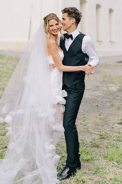 Minimalistický pozlátený náramok s riečnymi perlami