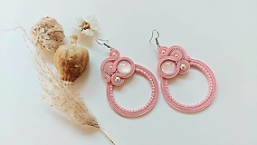 Náušnice - Ruženka - Ručne šité šujtášové náušnice - Soutache earrings - 17594777_