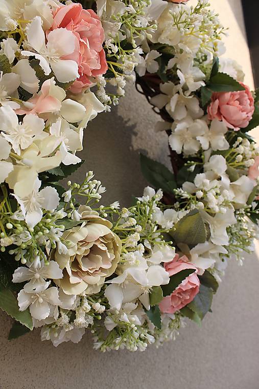 Dekorácie - Romantický bielo-ružový veniec - 17595378_