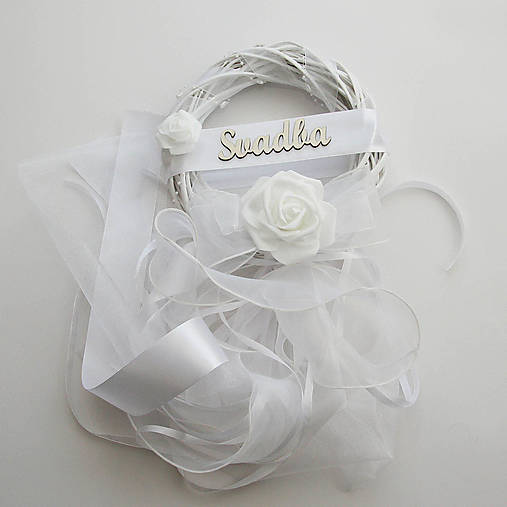 Svadobný veniec na dvere