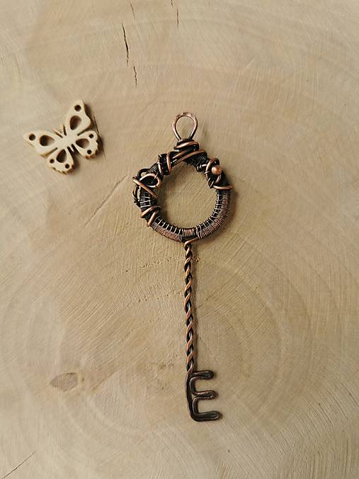 Náhrdelníky - Kľúč k úspechu  - 17599581_