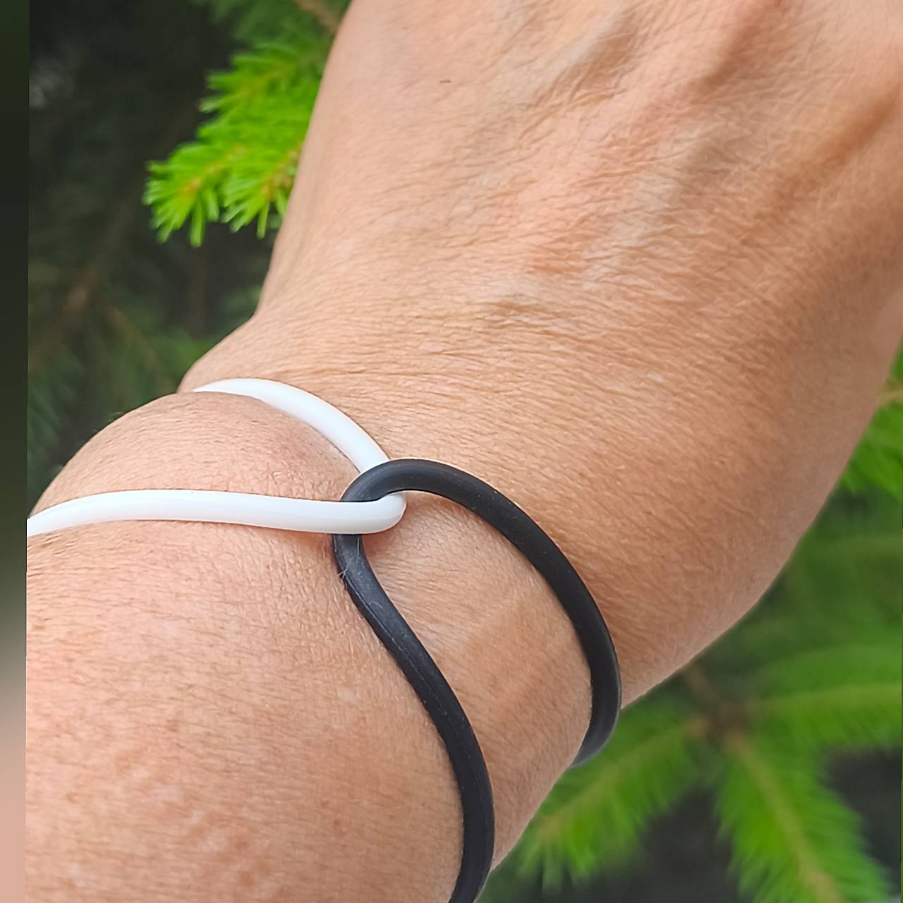 Minimalistický náramok (Čierno-biela)