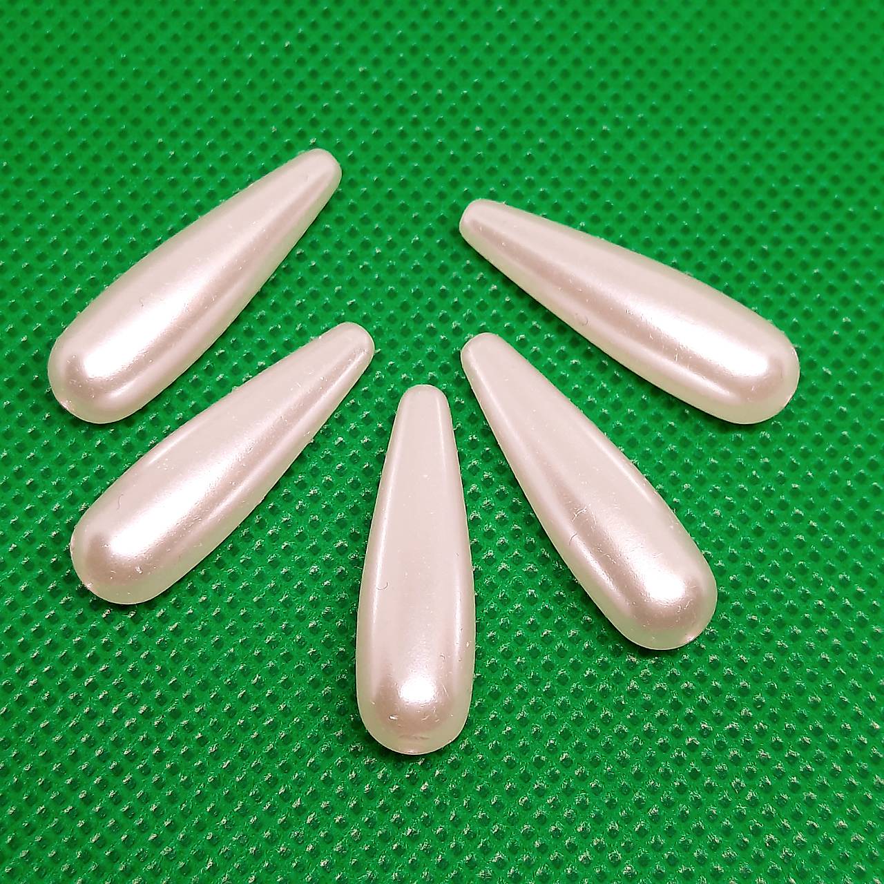 Kvapka plast-1ks (30x10mm-krémová)