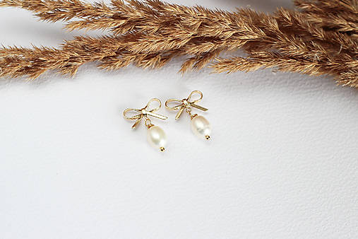 Napichovacie náušnice s riečnymi perlami