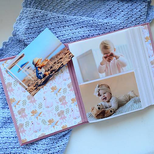 Personalizovaný fotoalbum Dievčatko s motýľmi
