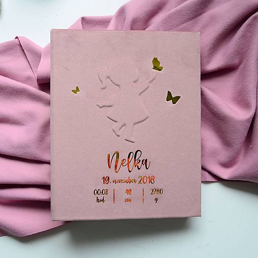 Personalizovaný fotoalbum Dievčatko s motýľmi