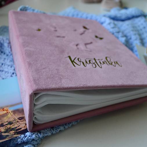 Personalizovaný fotoalbum Dievčatko s motýľmi
