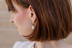 Náušnice - náušnice kruhy s perlami - shell perly - 17607906_