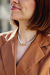 Náhrdelníky - minimalistický shell perlový náhrdelník - 2v1 slučka (24K žlté zlato) - 17608685_