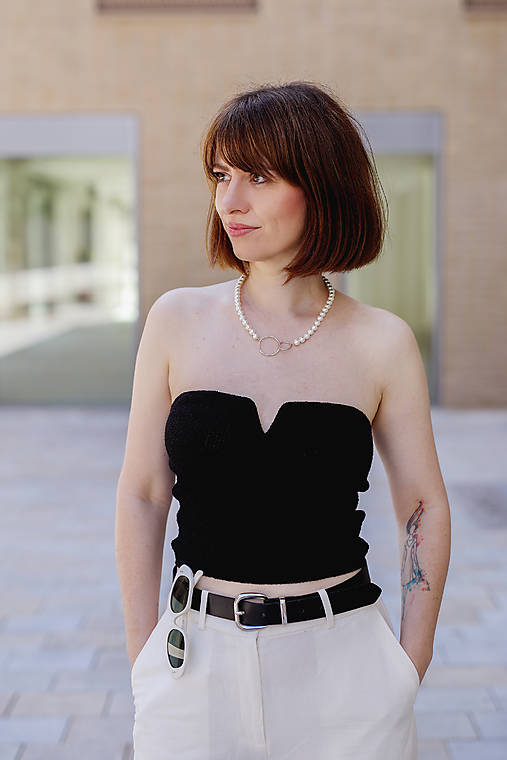 minimalistický shell perlový náhrdelník - double karma