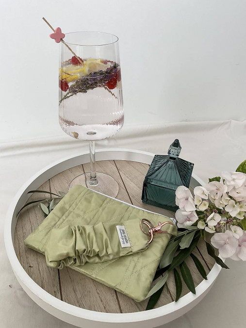 Peňaženky - Brocat Luxe set – mini peňaženka & scrunchie pútko (Olive Martini) - 17608703_