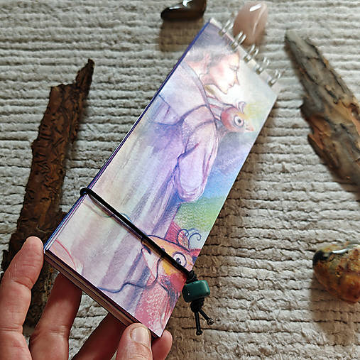 Drobné skicáriky s korálkou č.7