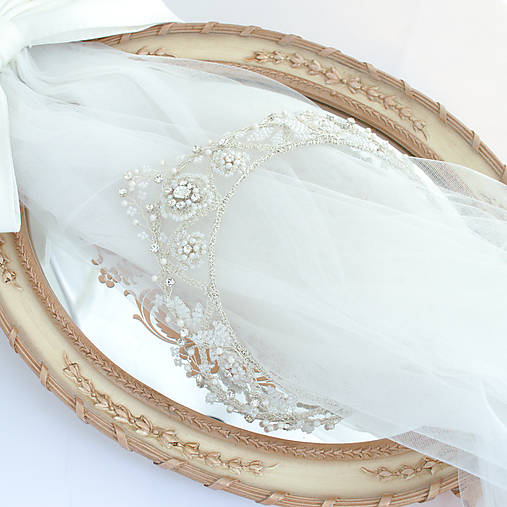 Luxusná čipkovaná tiara
