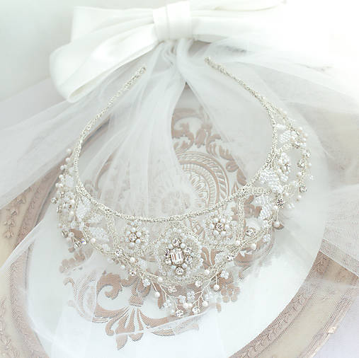 Luxusná čipkovaná tiara