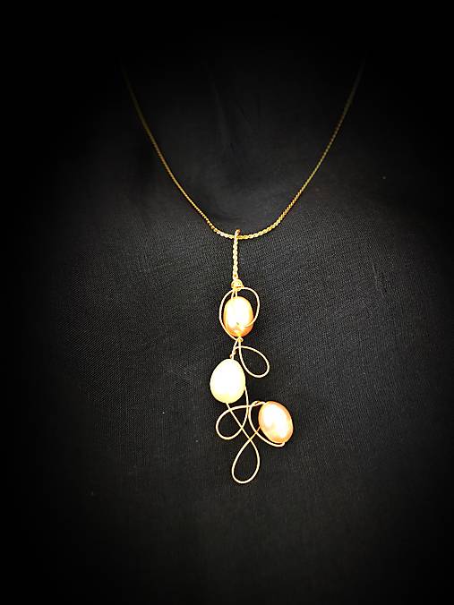 Náhrdelníky - náhrdelník so sladkovodnými perlami - 17610967_