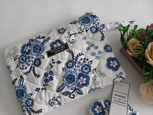 Kozmetická taštička + scrunchies