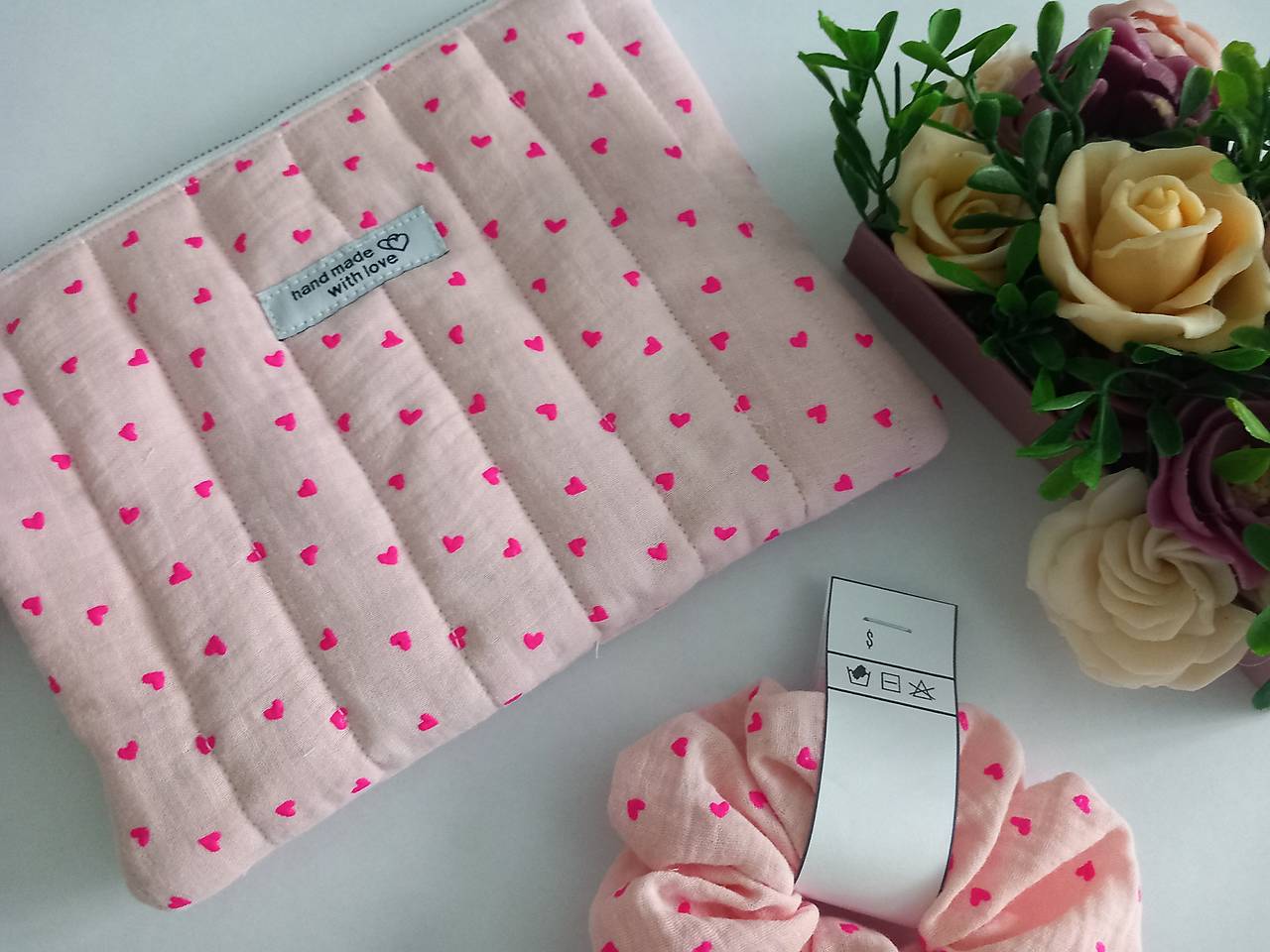 Mušelínová kozmeticka taštička +scrunchies