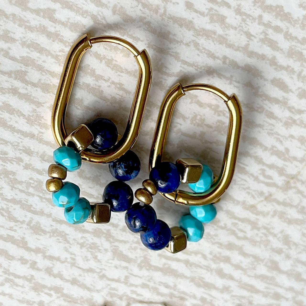 Tyrkenite and Lapis Lazuli Steel Gold Earrings / Náušnice lapis, tyrkenit, oceľ E008