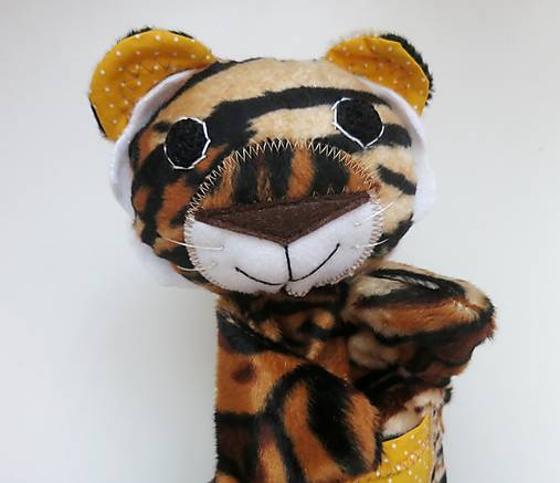 Maňuška tiger (zo žltobodkovej doliny)