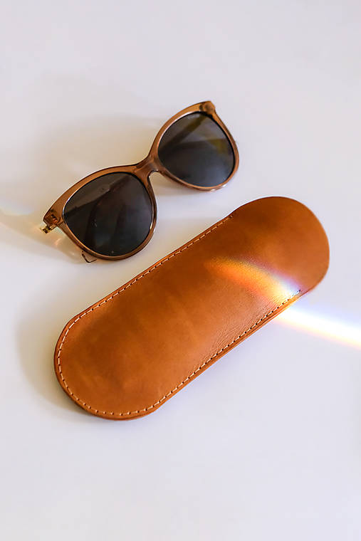 Taštičky - Puzdro na okuliare, kožené - vo farbách (koňak) - 17616484_