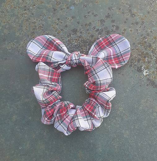 Ozdoby do vlasov - Károvaná gumička Scrunchie s mašlou upcy - 17616703_