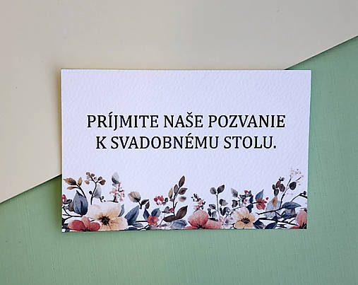 Papiernictvo - Svadobné oznámenie na štruktúrovanom papieri s iniciálami (kartička pozvanie k stolu) - 17616309_