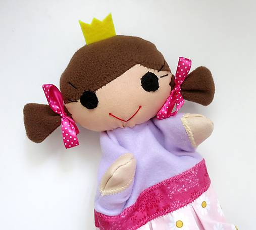 Maňuška princezná (v kvietkovej sukienke)