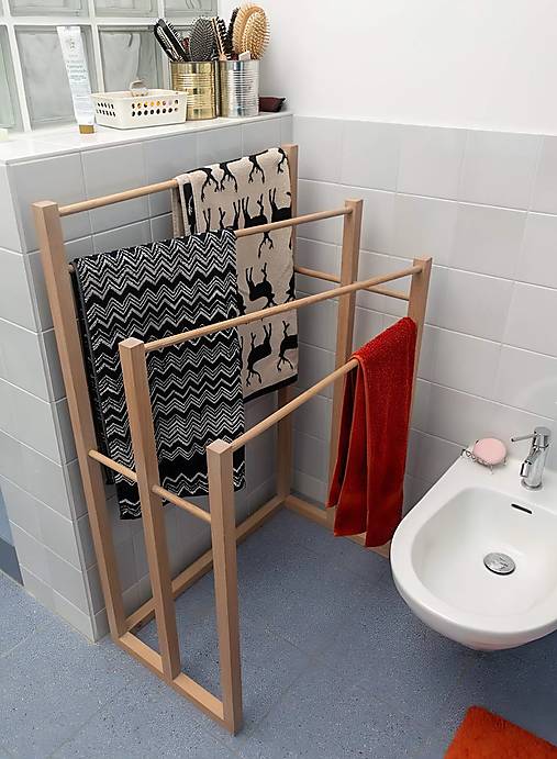 Úložné priestory & Organizácia - Drevený stojan na uteráky  - 17619498_