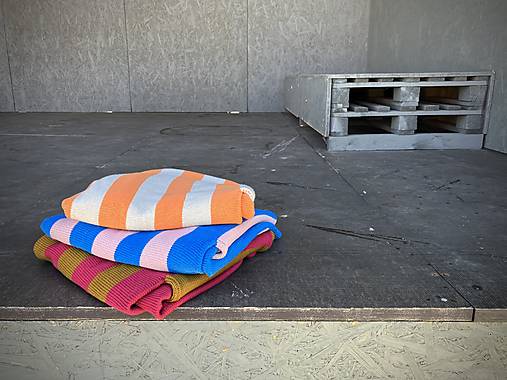 Svetre a kardigány - STRIPE! kabátik - 17623812_