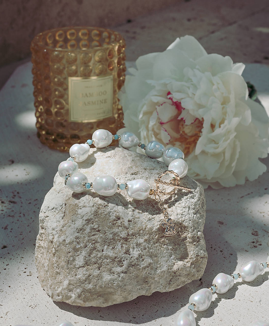 Perlový náramok z barokových perál