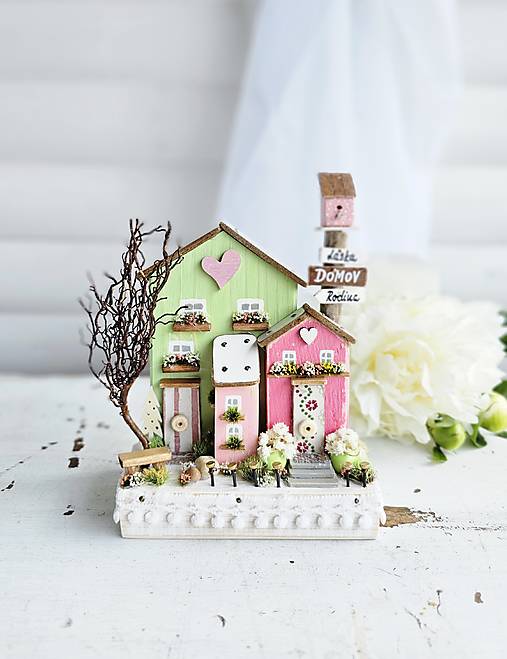 Dekorácie - Dekoračný domček ,,Čarovná záhrada,, - 17624821_