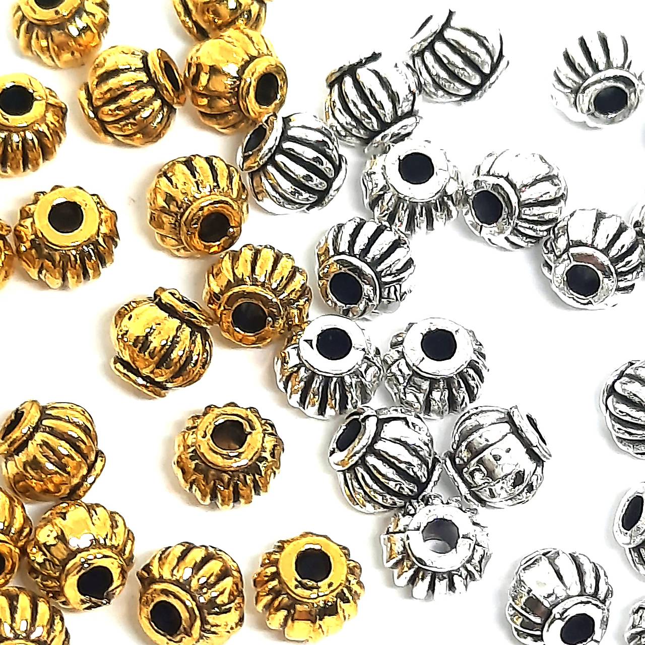 Kovová korálka lucerna 4x4,5mm-1ks