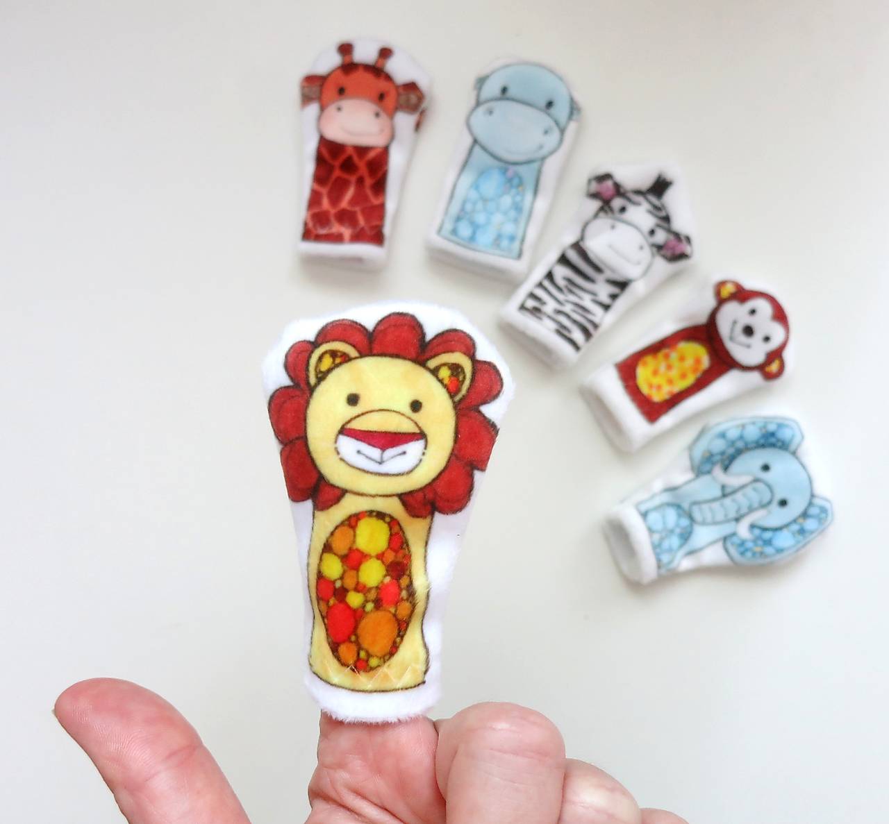 MINI pršteková maňuška - sada exotické zvieratká I (levík)
