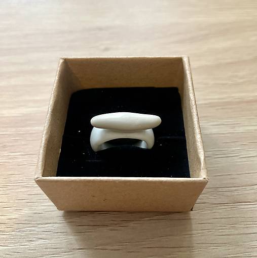 Porcelánový prsteň