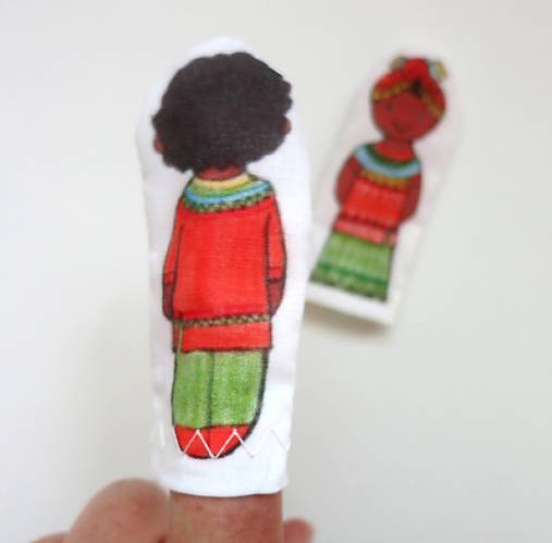 MINI pršteková maňuška - sada Hello world - 6 človiečikov (afričan/ afričanka)