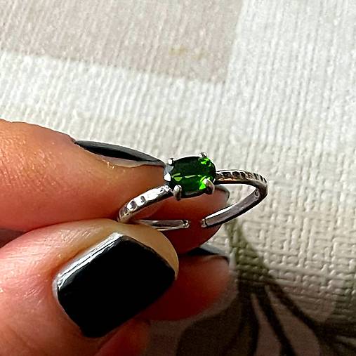 Faceted Chrome Diopside Silver Ring AG925 / Jemný strieborný prsteň s prírodným chróm diopsidomm E007