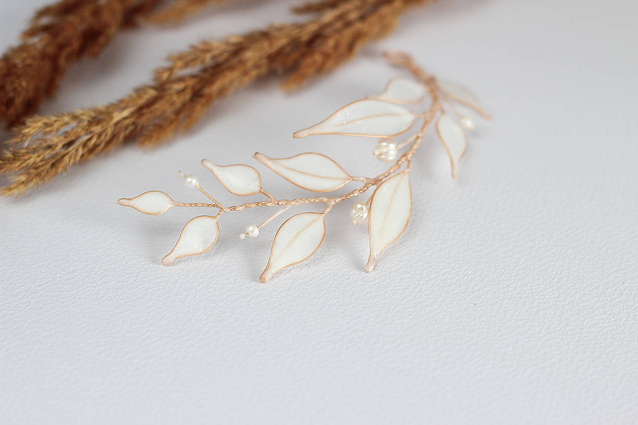 Svadobná aplikácia do vlasov s riečnymi perlami (Ozdoba do vlasov /zlatá s perloťou))