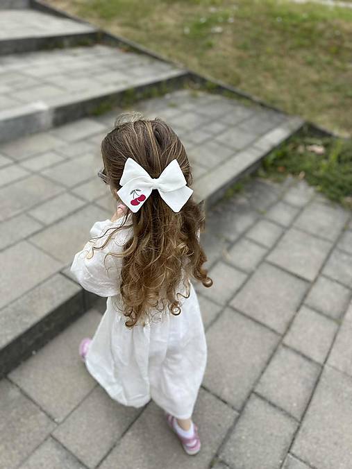 Ozdoby do vlasov - Vyšívaná mašlička Bambina s čerešničkou - 17633530_