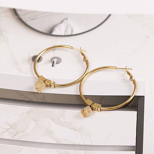 Náušnice s dotykom geometrie a elegancie – kolekcia Line Cube