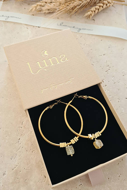 Náušnice s dotykom geometrie a elegancie – kolekcia Line Cube
