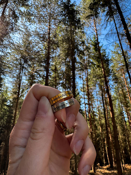 Prstene - Prsteň S VLASTNÝM TEXTOM tenký (14 - Strieborná) - 17633214_