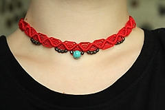 Náhrdelníky - Červený makrame choker s tyrkysovou korálkou - 17634796_