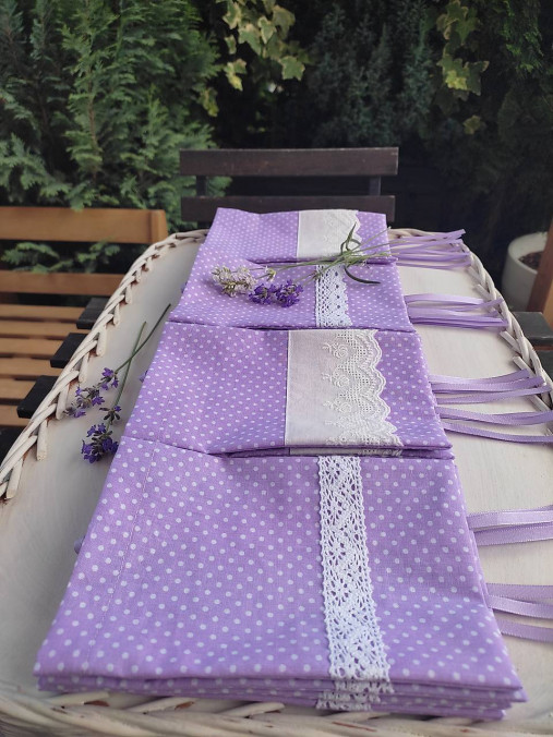 Úžitkový textil - Vrecúška na levanduľu s čipkou - 17636323_