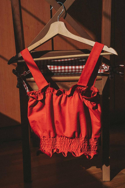 Crop top na ramienka Rosa