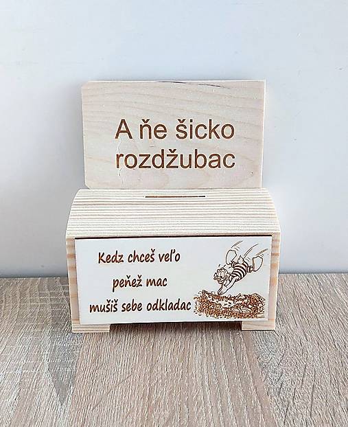 Dekorácie - humorná drevená pokladnička no.2 - 17639221_