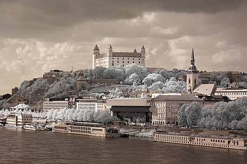 Fotografie - Bratislavský hrad IR - 17639343_