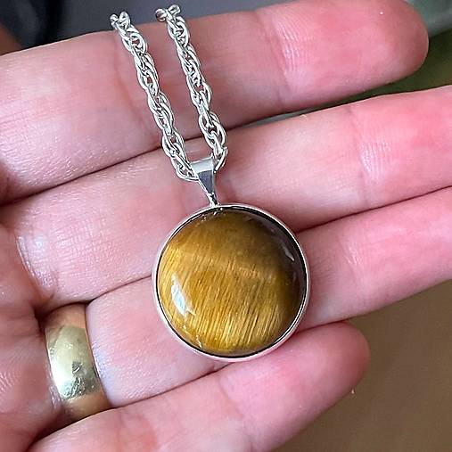 ZĽAVA 15% Tiger Eye Pendant / Prívesok s tigrím okom v striebornej farbe E047