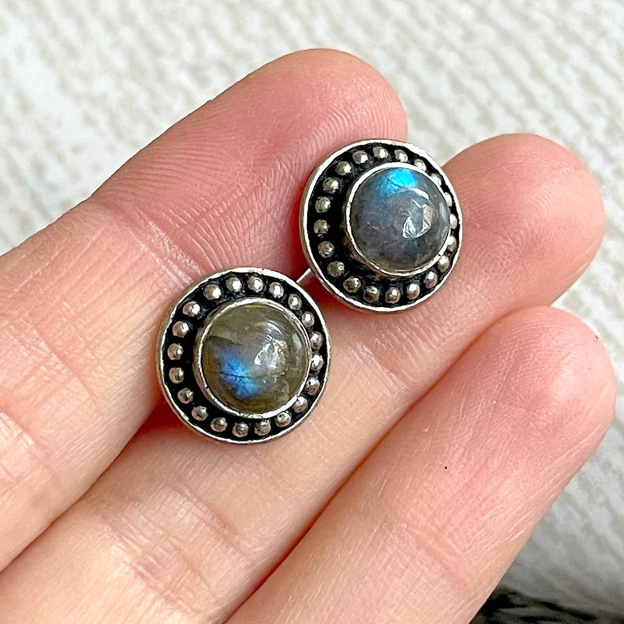 ZĽAVA 40% Labradorite Stud Earrings / Náušnice s labradoritom E031